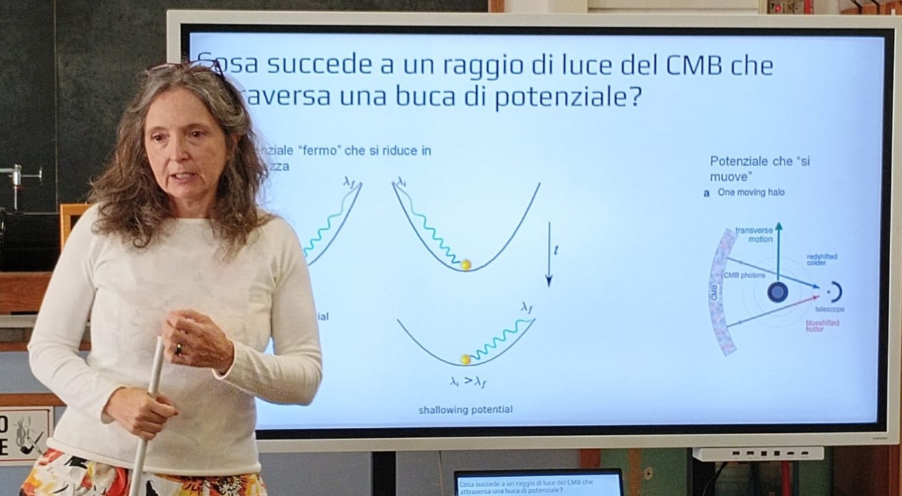 L’universo entra in classe: l’astrofisica Elena Pierpaoli incontra gli studenti dello scientifico